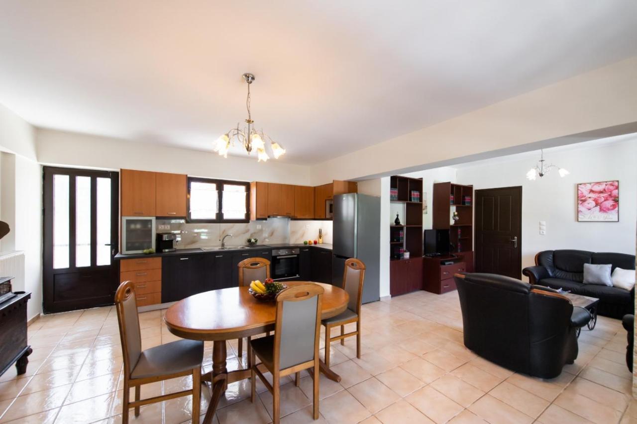 Вилла Irinis House Komilion Экстерьер фото