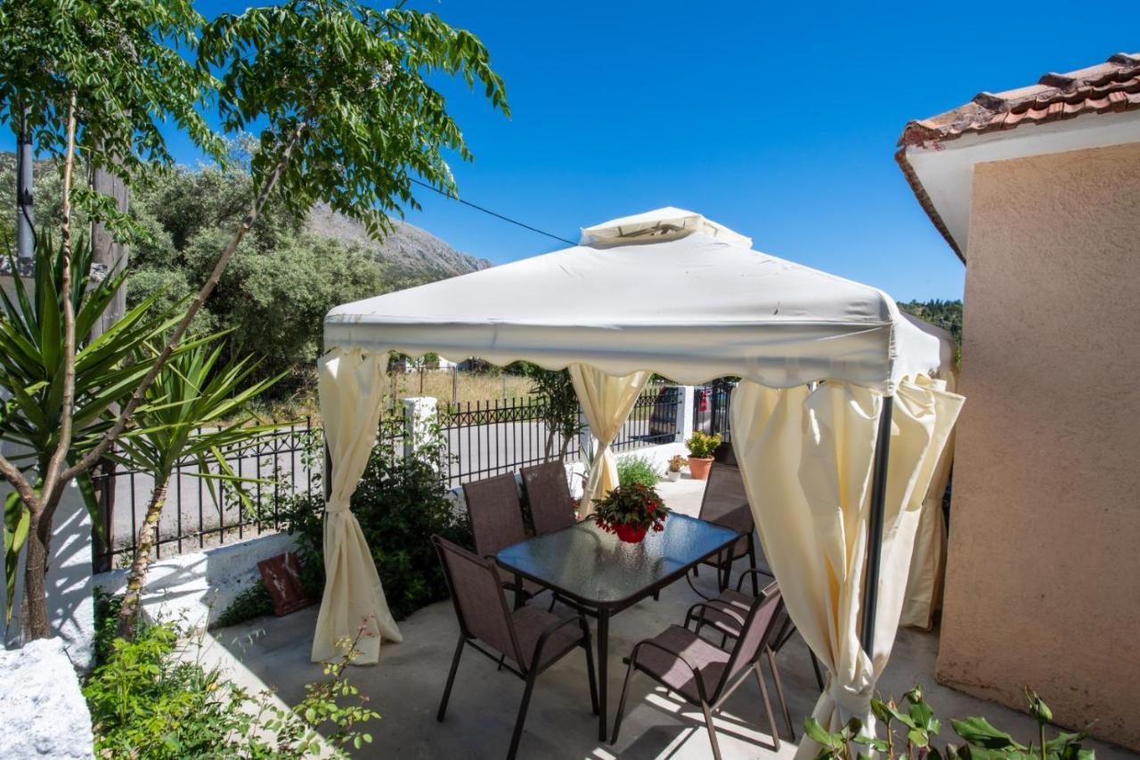 Вилла Irinis House Komilion Экстерьер фото